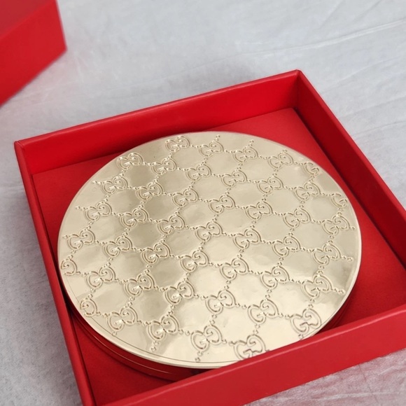 Gucci Gold Embossed Compact - Picture 2 of 3